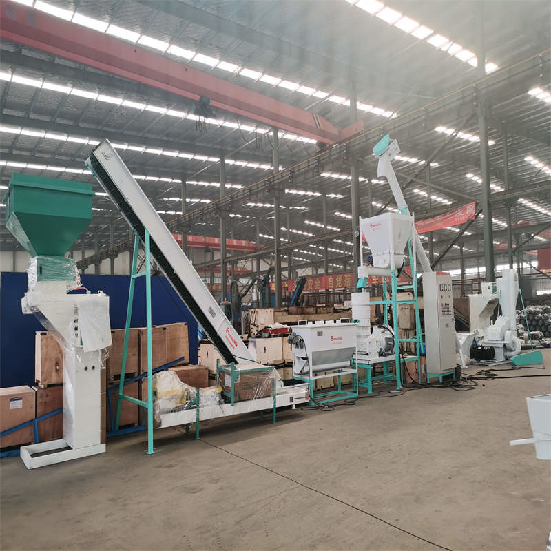 118KW Garis Produksi Pellet Kayu 1000-2000kg/H 2000*500*600cm Kabinet Kontrol Listrik