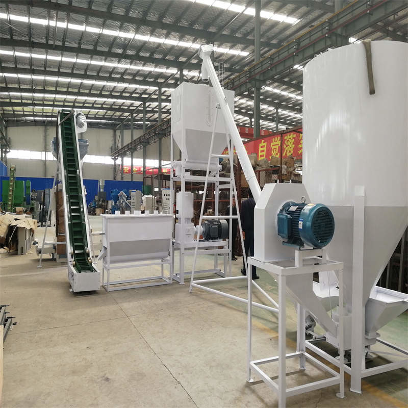 Peternakan Pelet Produksi Line 500-1000kg/H 62KW 17*5*5.5m