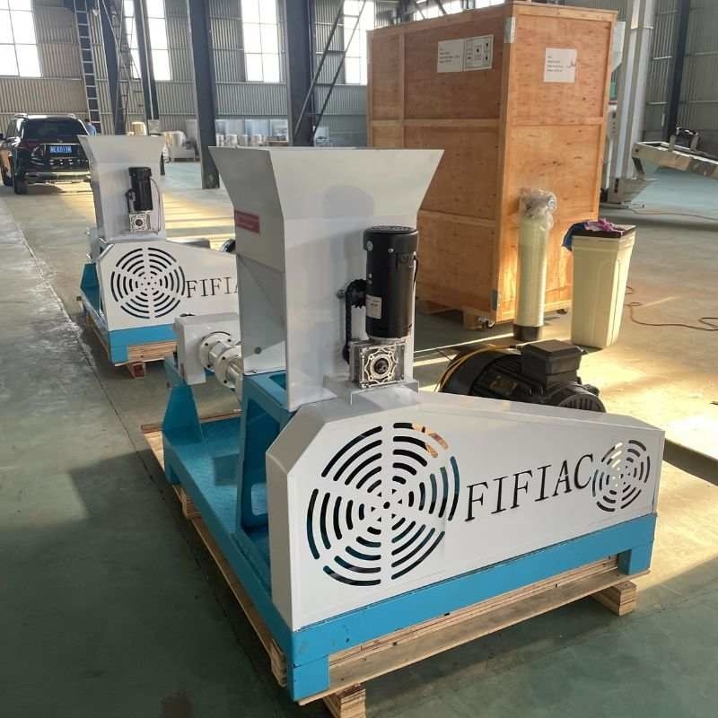 Extruder pakan ikan jenis kering dengan tenaga tiga fase dan kapasitas 50-2000kg/jam