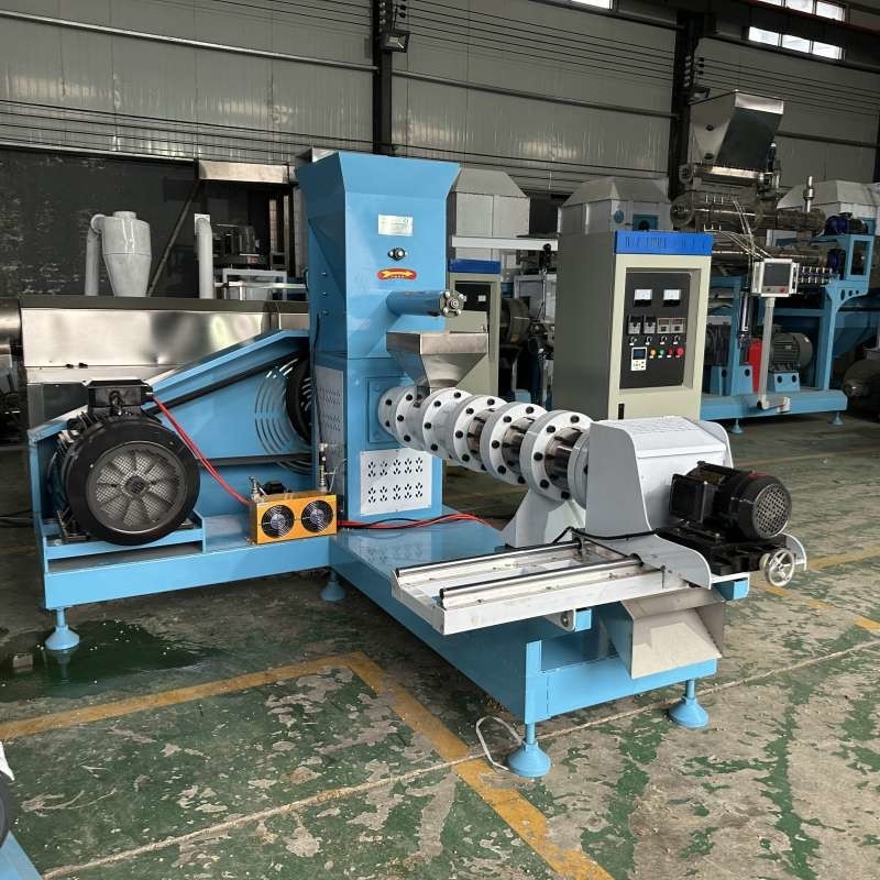 500-1000kg Pet Dog Feeder Extruder Dengan 5,5-132kw Daya Untuk Produksi Makanan Hewan