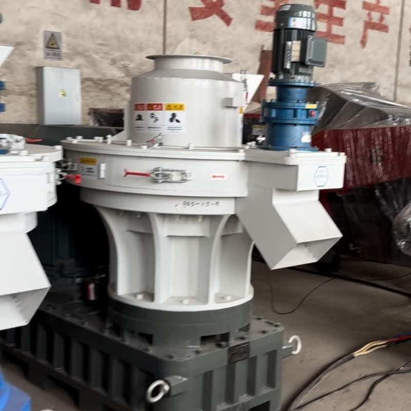 Pohon Chip Biomass Briquetting Chaff Straw Biomass Fuel Produksi Peralatan Biomass Briquetting Mesin