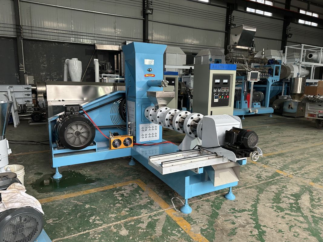 0.5-1 Ton/jam Kapasitas Pelet Pabrik Pakan Hewan dengan bahan baku tepung rumput dan instalasi panduan insinyur