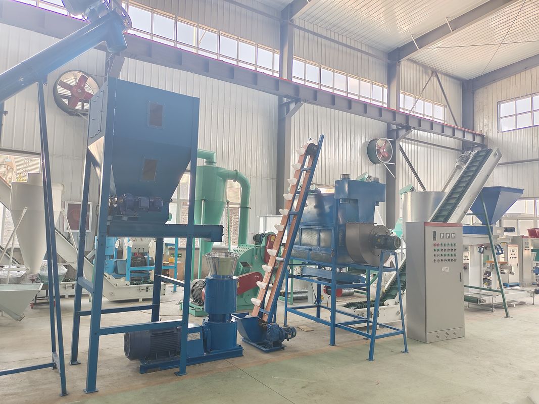 Jalur Pelletizing Pakan Hewan yang dapat disesuaikan dengan instalasi panduan insinyur dan pasokan listrik 380V/50Hz/3Phase