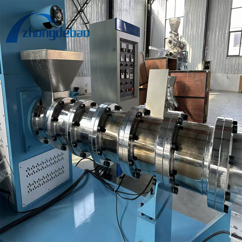 Mesin Extruder Pakan Ikan DGP100 Floating And Sinking Pellet Maker Untuk Aquaculture Feed Mill Dengan Frame Heavy Duty